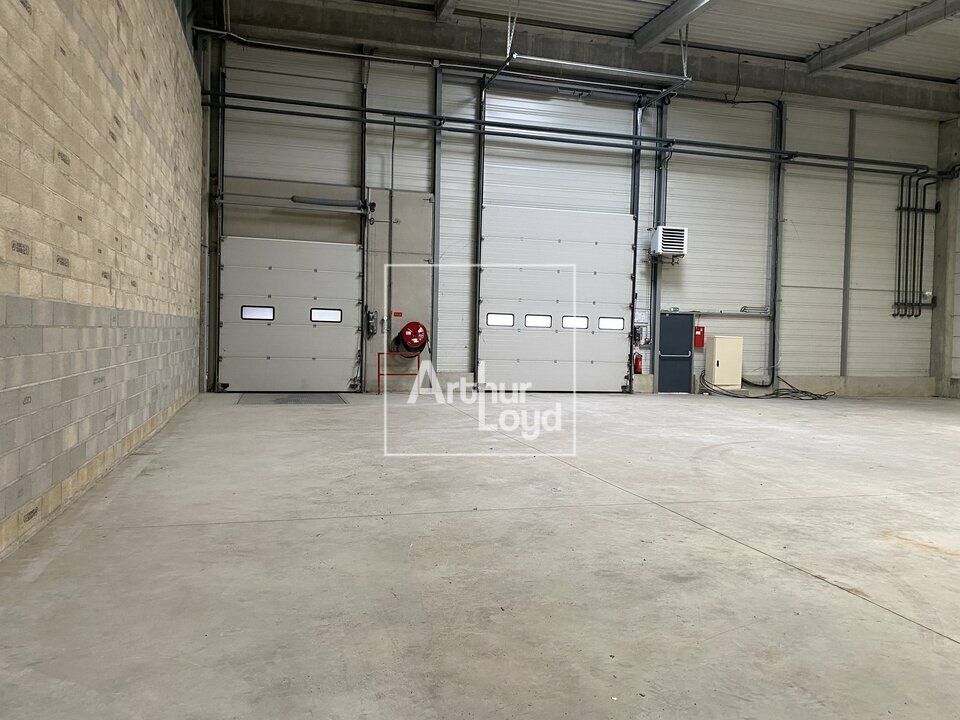 CELLULE LOGISTIQUE A LOUER LIEUSAINT