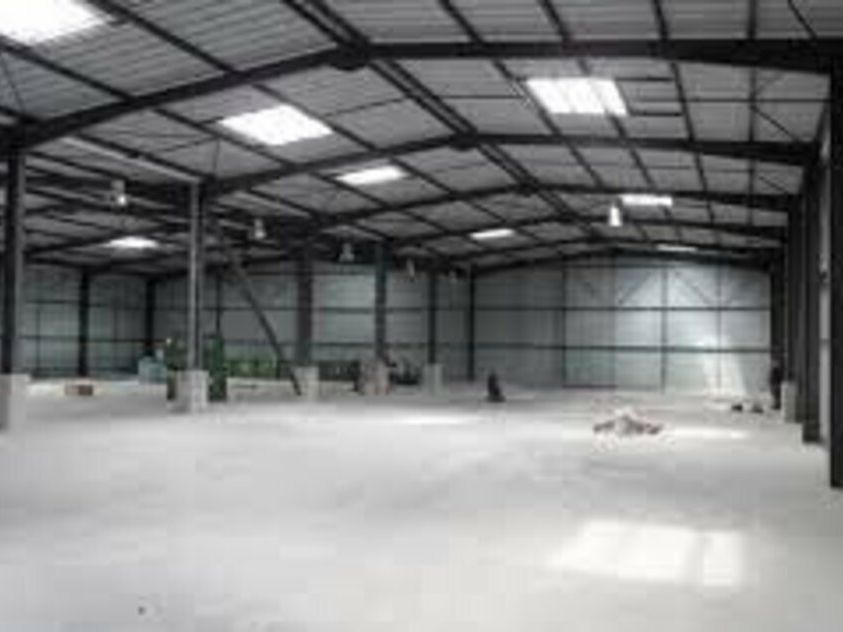 Location local d''activites 500 m² non divisibles