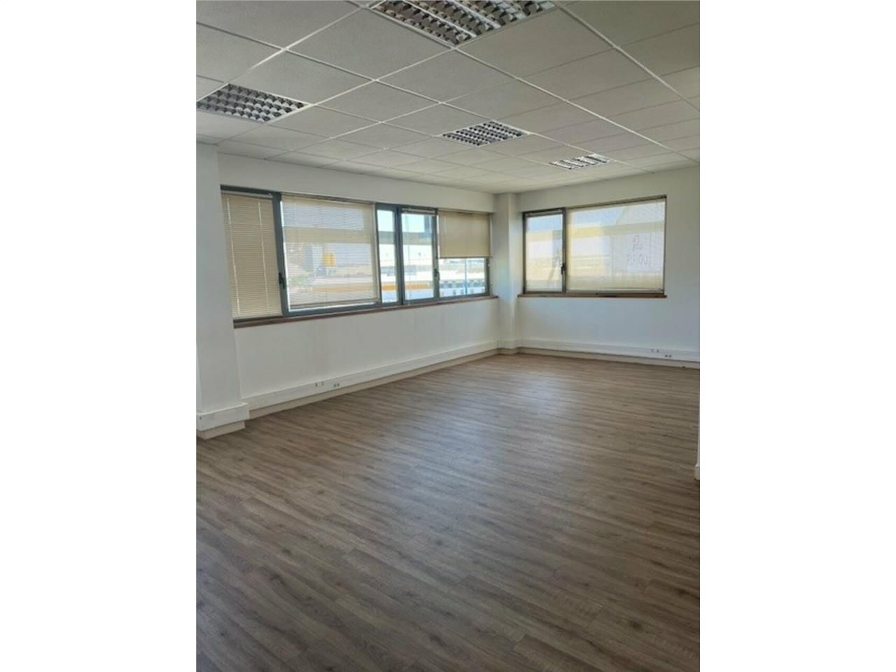 Location bureaux 130 m² non divisibles