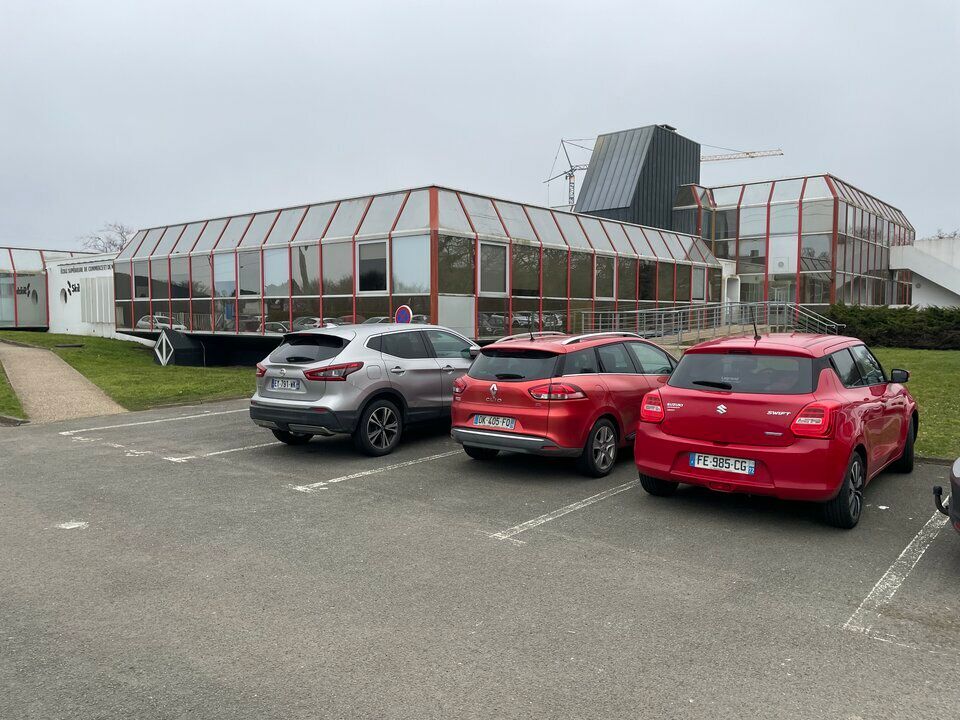 Location bureaux 713.4 m² divisibles à partir de 263 m²