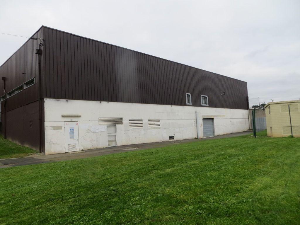 Location local d''activites 440 m² non divisibles