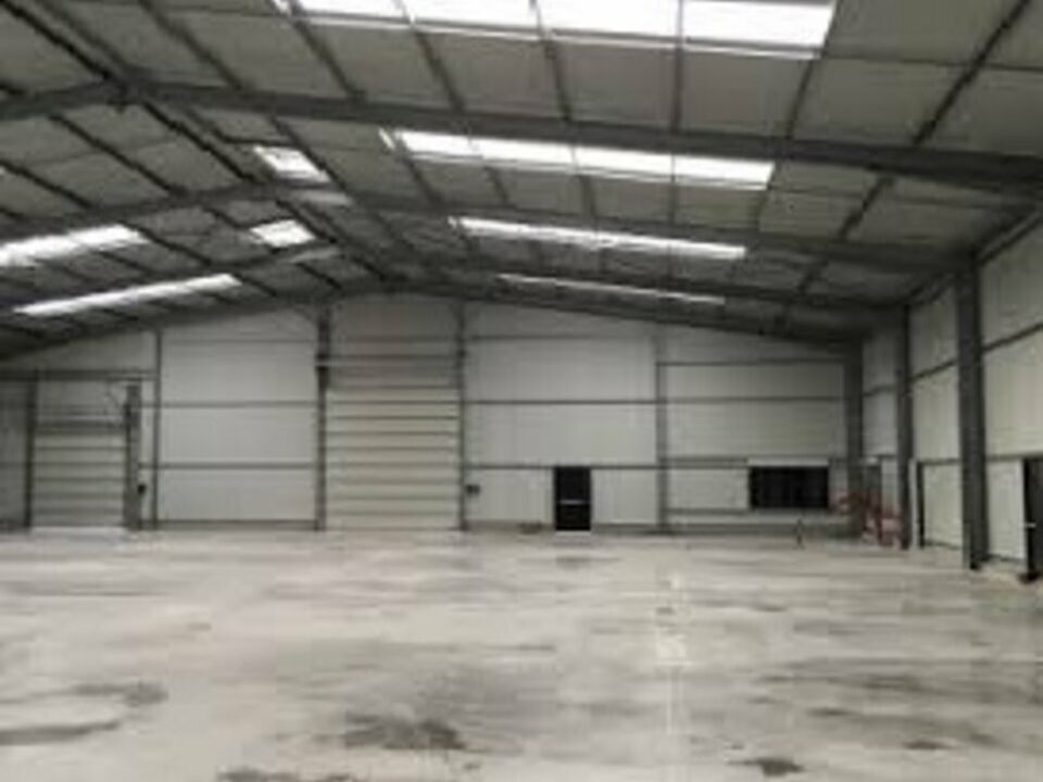 Location local commercial 450 m² non divisibles