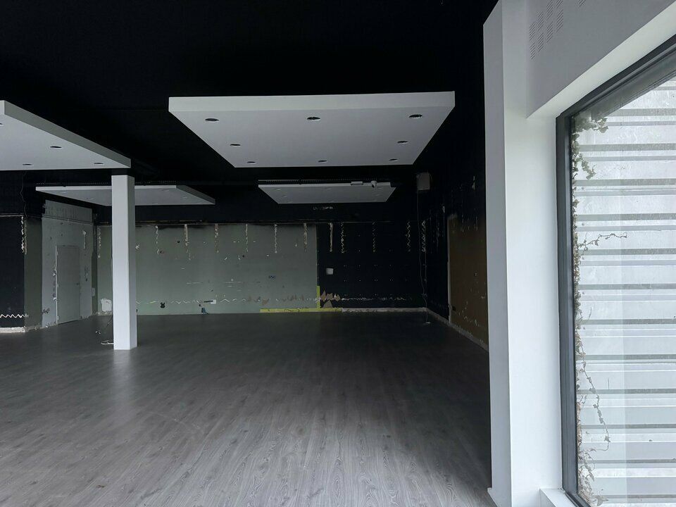 LOCATION - LOCAL COMMERCIAL - 356 m2 - KERGARADEC