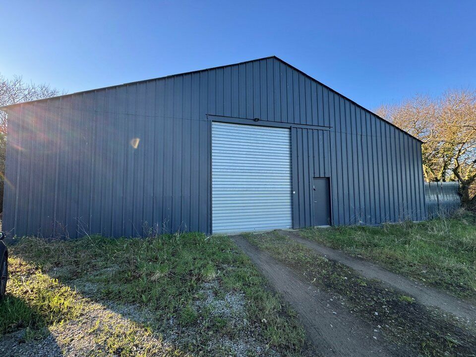 Location entrepot 400 m² non divisibles