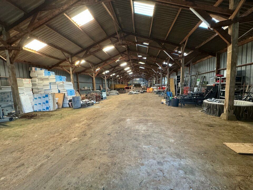 LOCATION - ENTREPOT - 400 m2 - POINTE SAINT MATHIEU