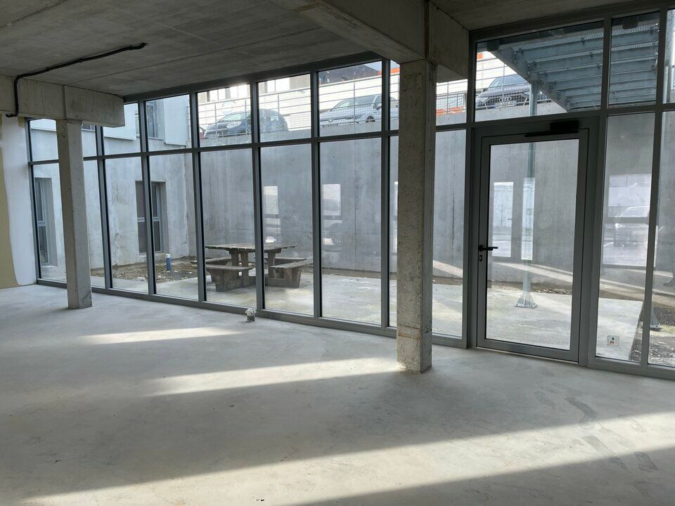 A VENDRE - BUREAUX - ZONE DE KERGONAN 