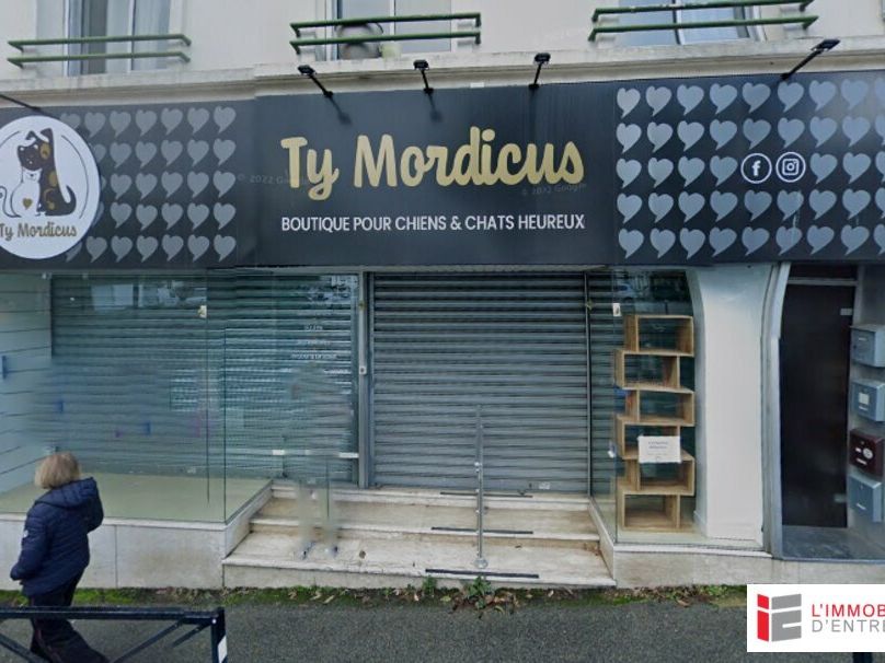 Location local commercial 125 m² non divisibles
