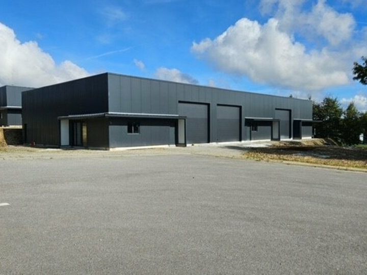 Location local d''activites 600 m² non divisibles
