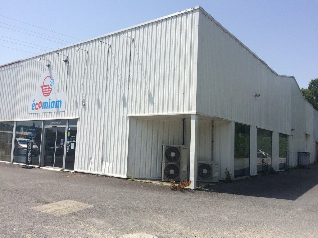 Location local commercial 287 m² non divisibles