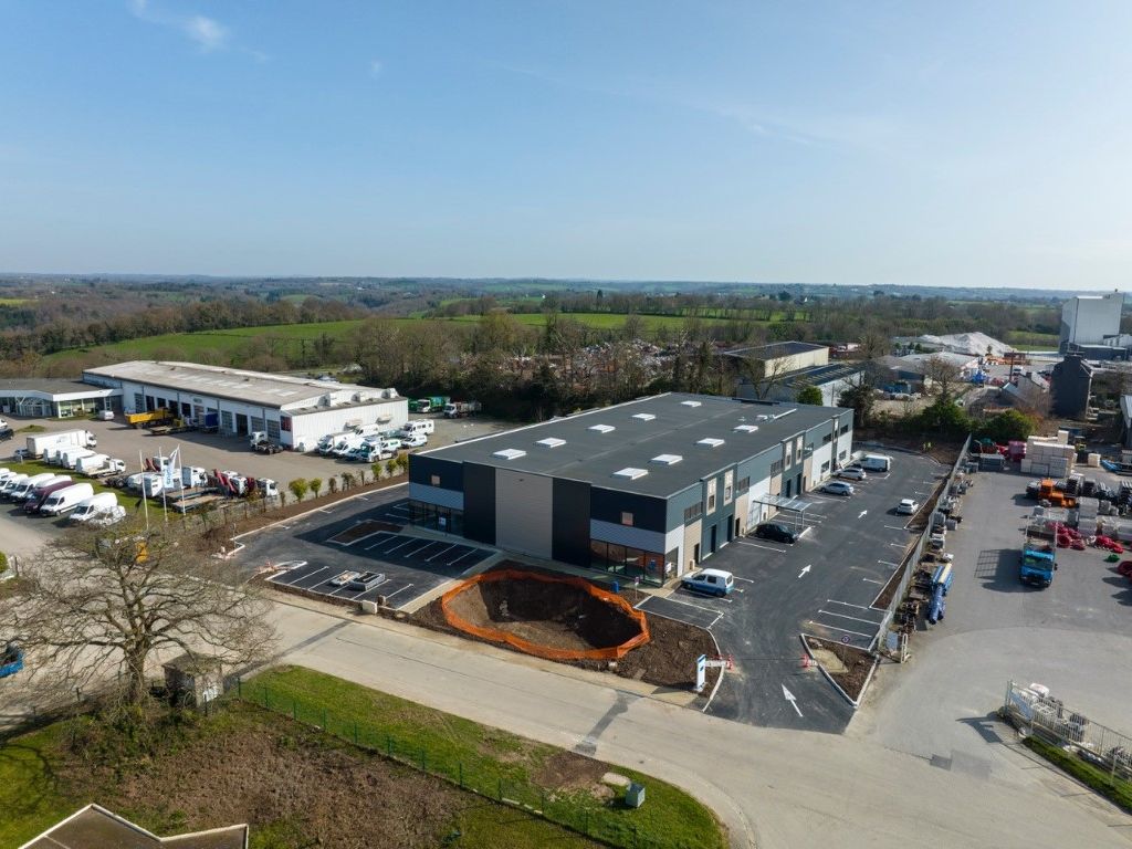Location local d''activites 337 m² non divisibles