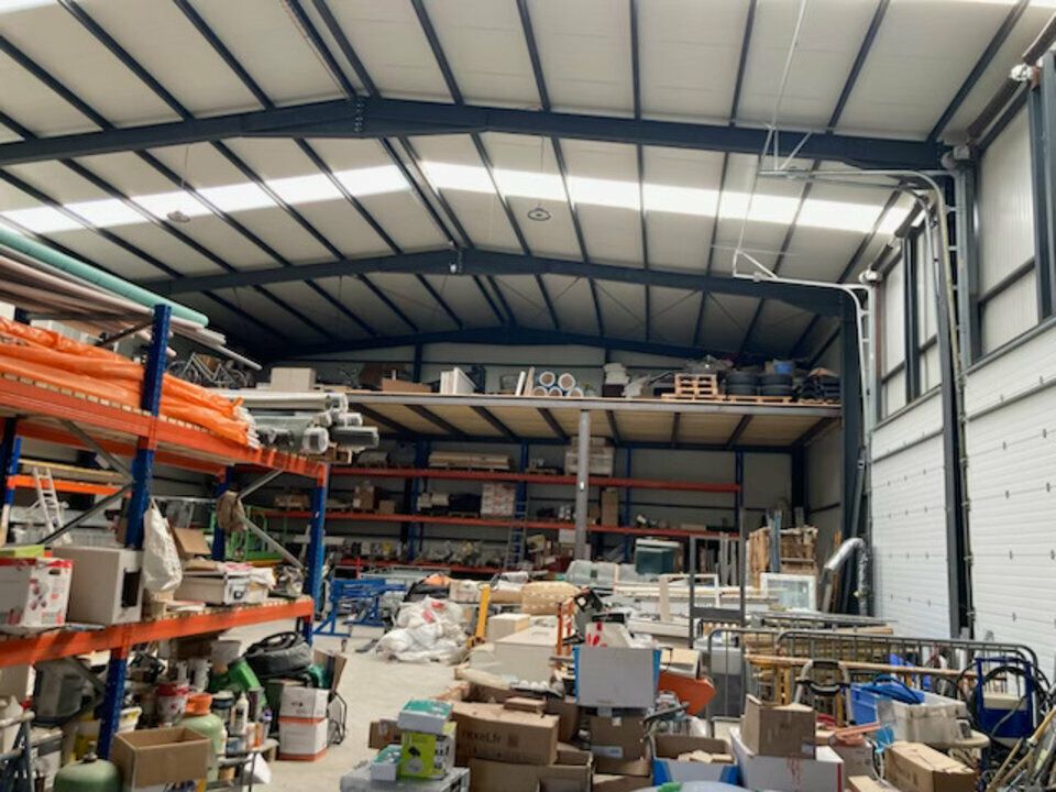 Vente local d''activites 400 m² non divisibles