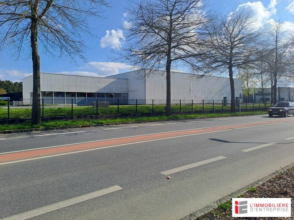LOCATION – LOCAL D'ACTIVITÉ – 730 m² – VITRÉ