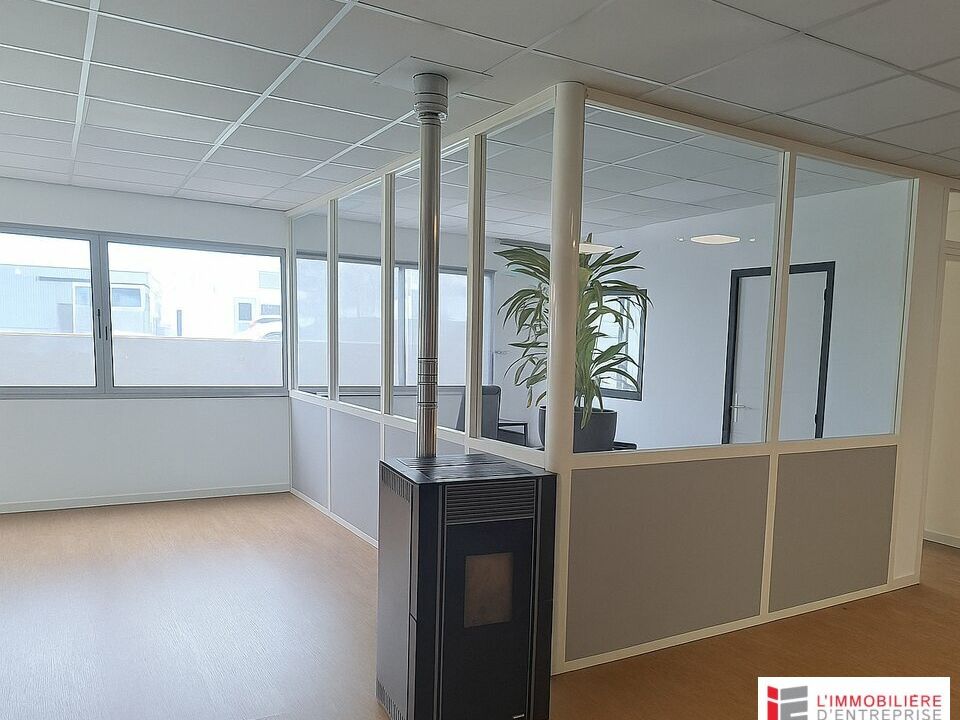LOCATION – LOCAL – 200 M² – VITRÉ