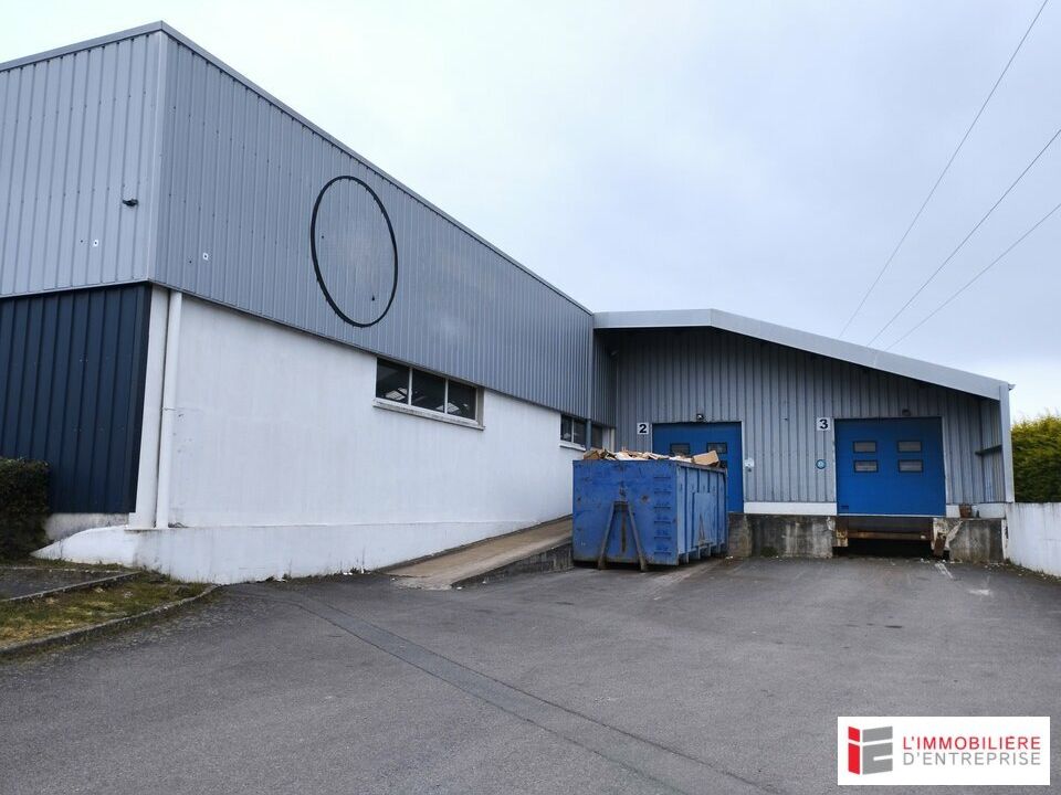 Location local d''activites 2200 m² non divisibles
