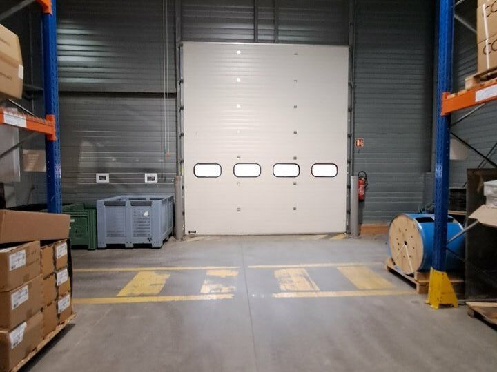 LOCATION – LOCAL MIXTE BUREAUX / ENTREPÔT – 619 m² – VERN-SUR-SEICHE