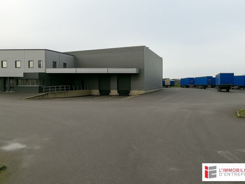 Location local d''activites 2460 m² non divisibles