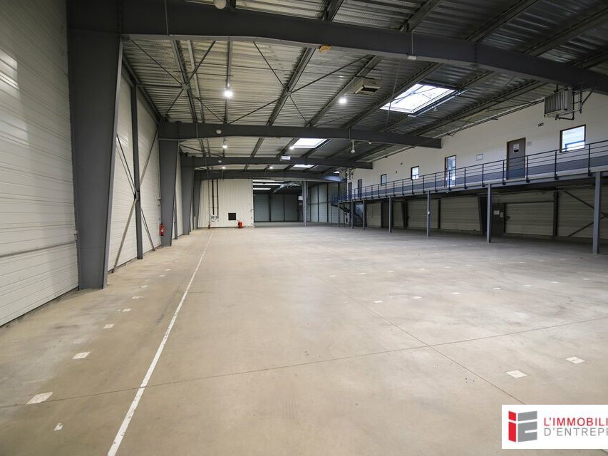 Location activité/entrepôt - 7340 m²