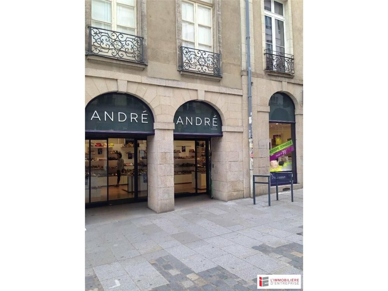 Location local commercial 106 m² non divisibles