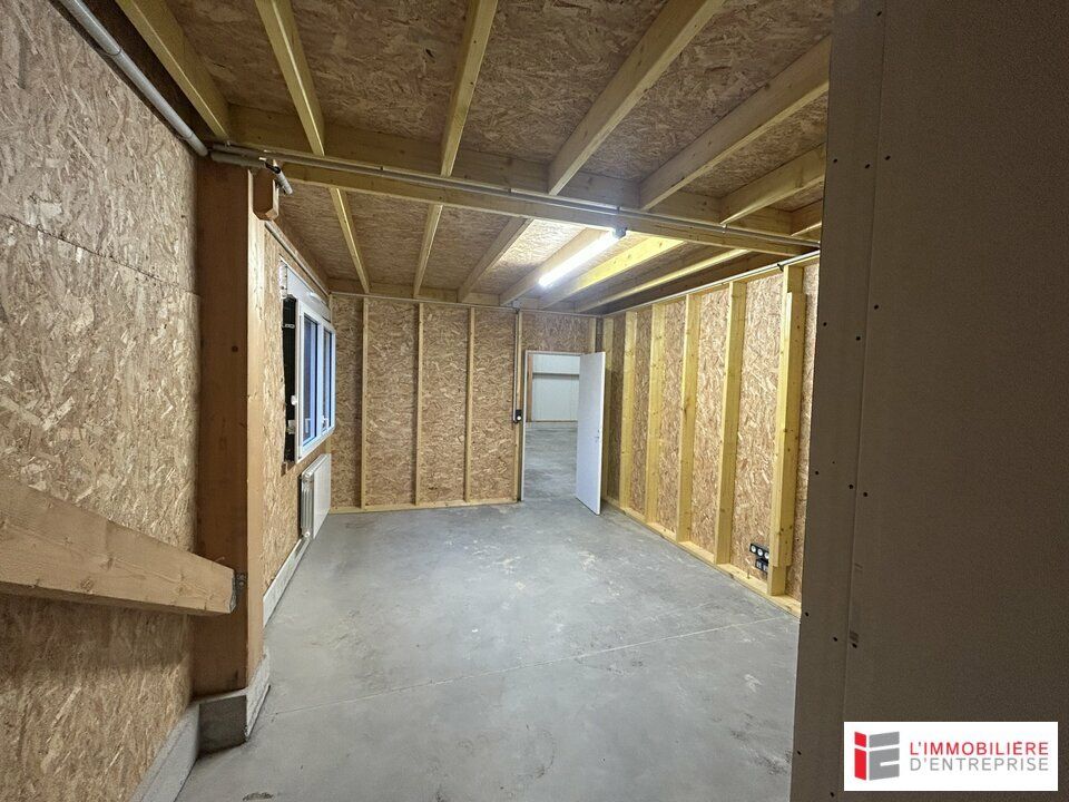 LOCATION – CELLULE D'ACTIVITÉ – 480 m² DIVISIBLE – PLÉCHATEL