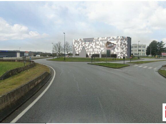 LOCATION – PLATEAU DE BUREAUX – 550 M² – PACÉ