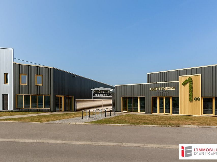 Location local d''activites 567.4 m² non divisibles