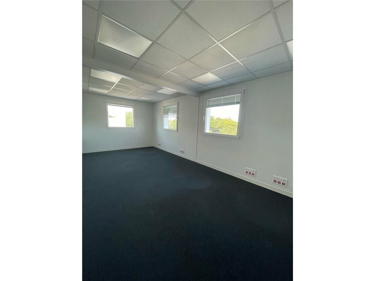 Location bureaux 214.35 m² non divisibles