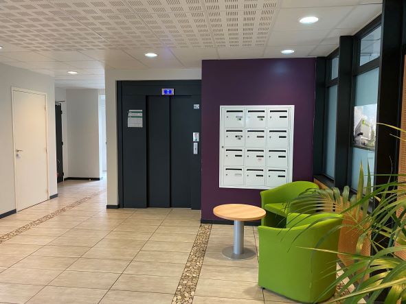 BUREAUX A LOUER - 160 m² 