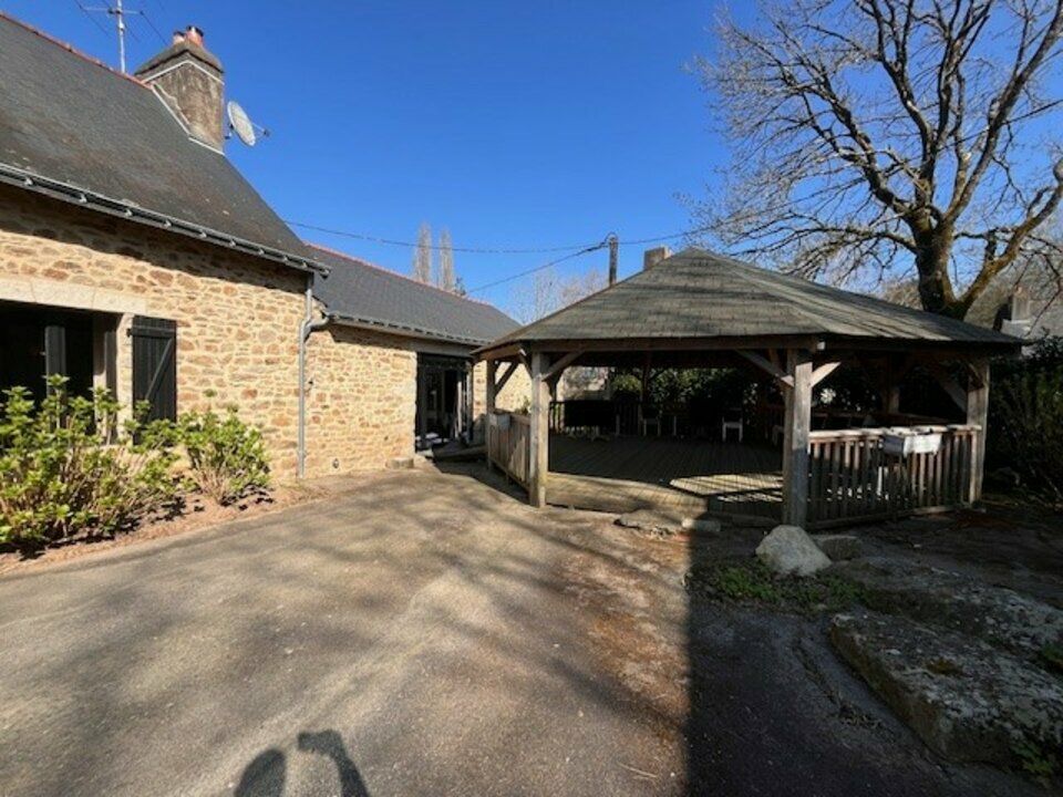 A LOUER - LOCAL COMMERCIAL - VANNES