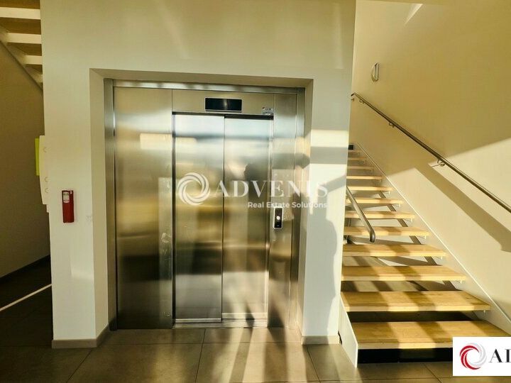 A LOUER - BUREAUX - 278 M²