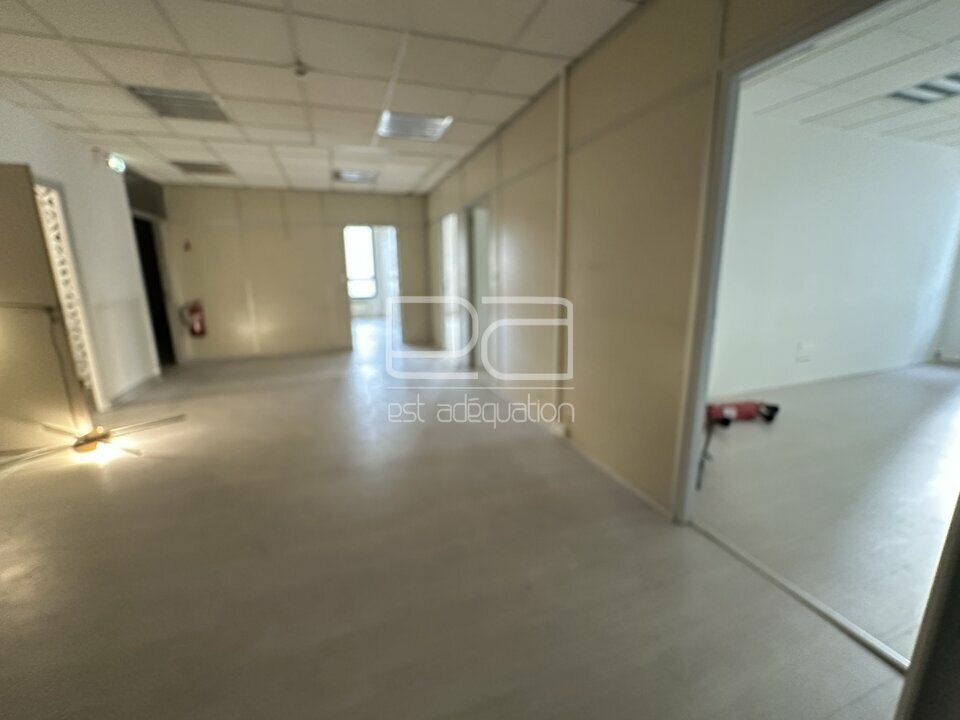 Vente bureaux 569.6 m² divisibles à partir de 135.4 m²