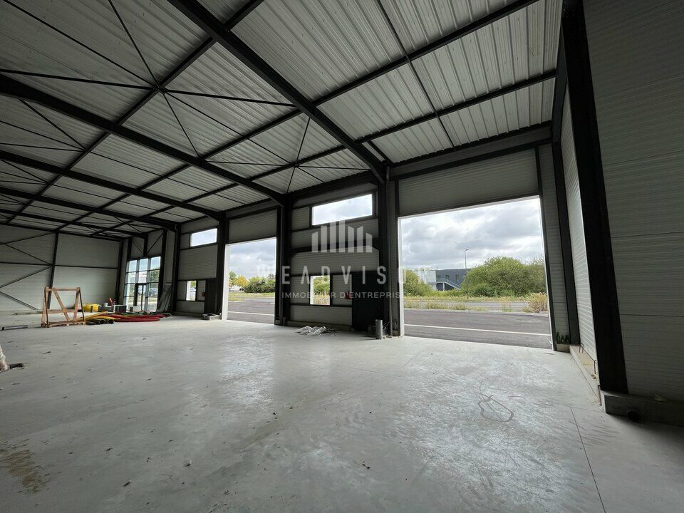 Location local commercial 306.9 m² non divisibles