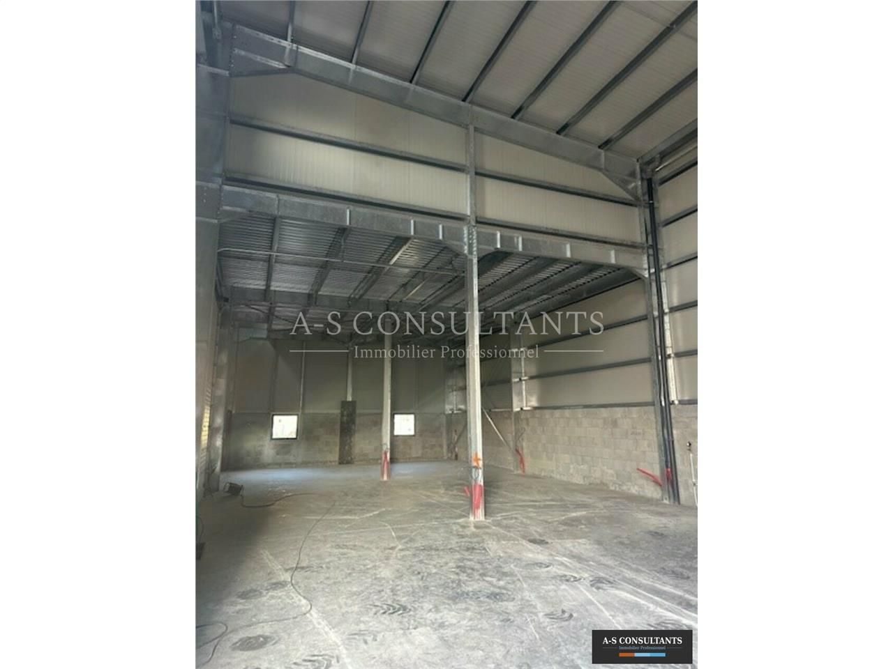 Location entrepot 175 m² non divisibles