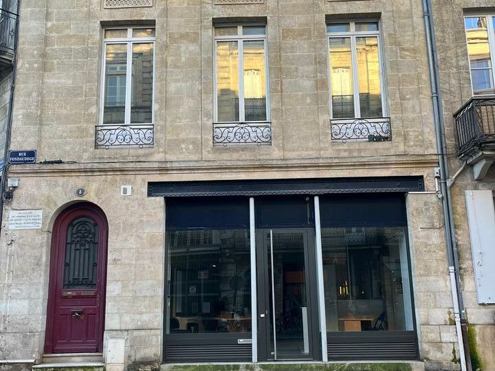 Location local commercial 80 m² non divisibles