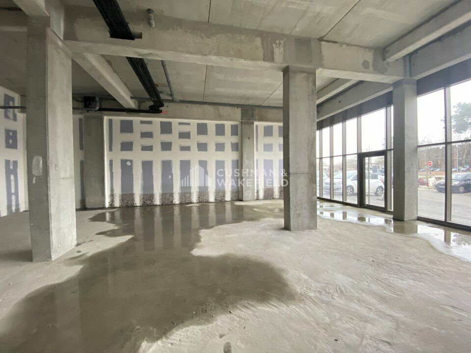 Location local commercial 150 m² non divisibles