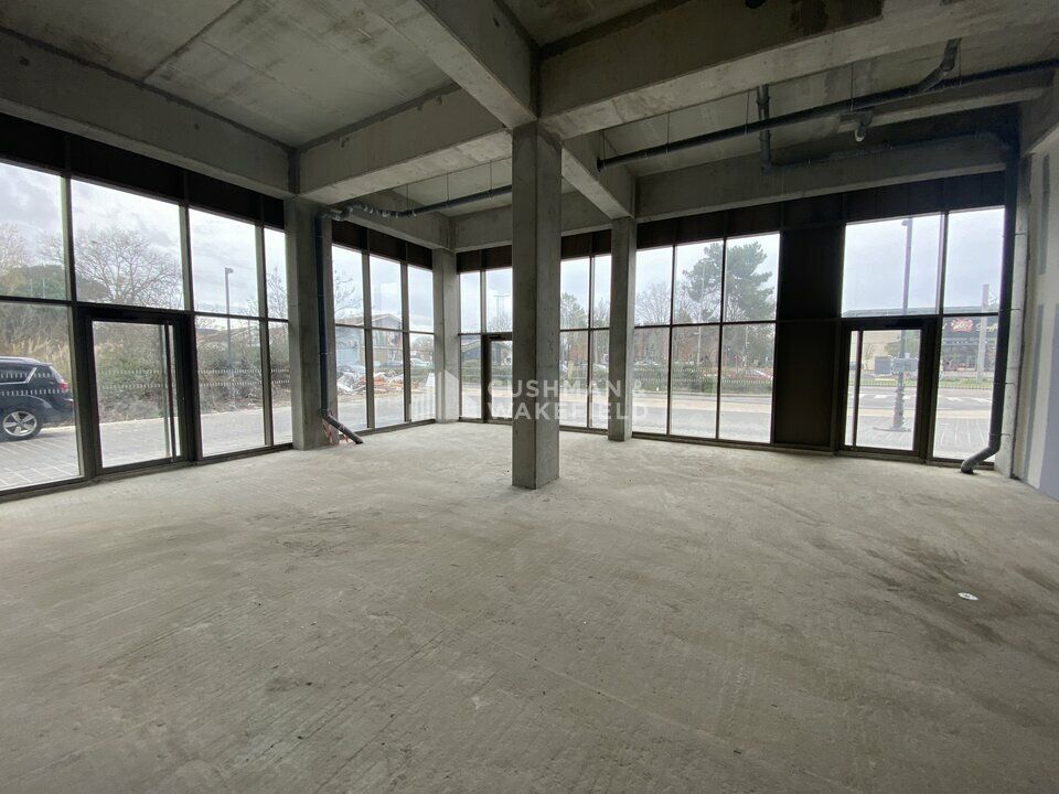 Location local commercial 100 m² non divisibles