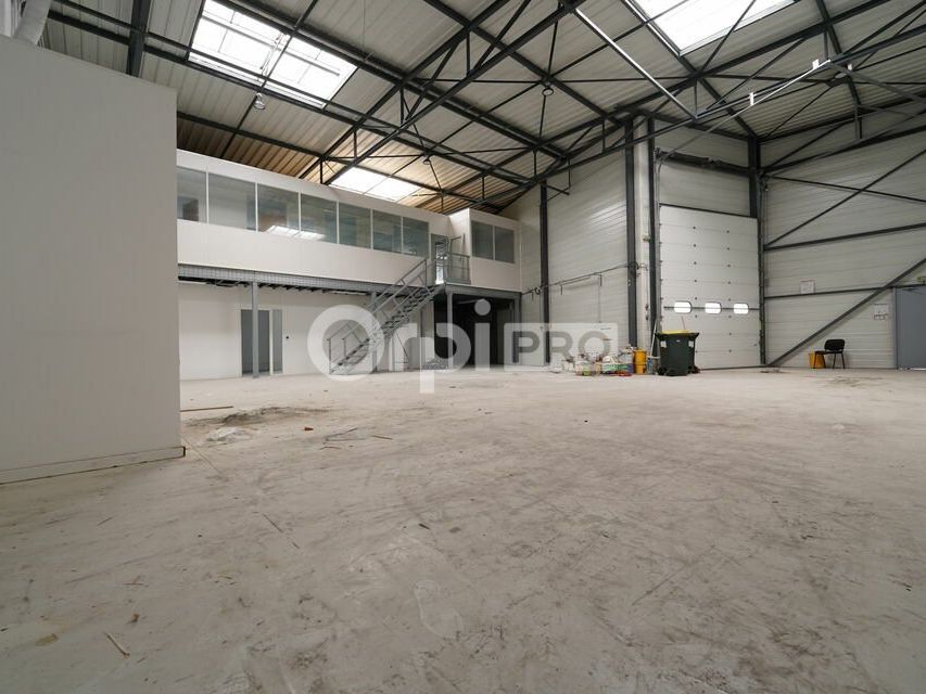 Vente local d''activites 500 m² non divisibles