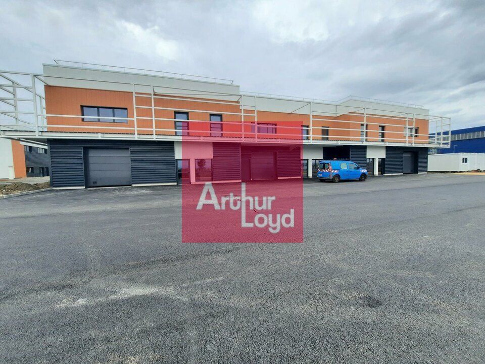 Location local d''activites 323 m² non divisibles