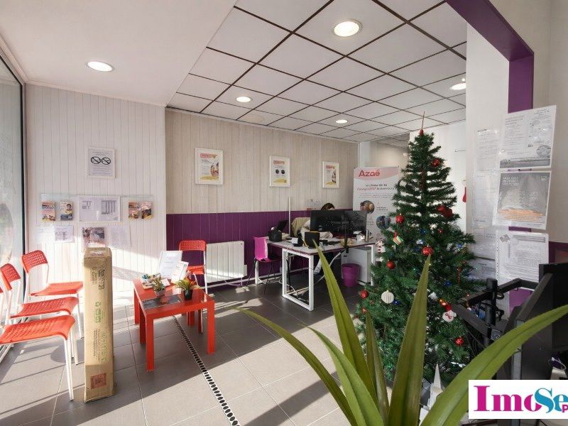 Location local commercial 53 m² non divisibles