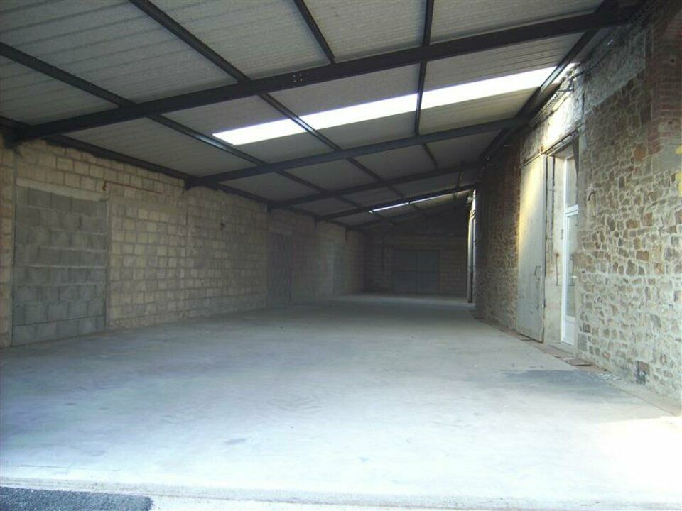 Location local d''activites 182 m² non divisibles