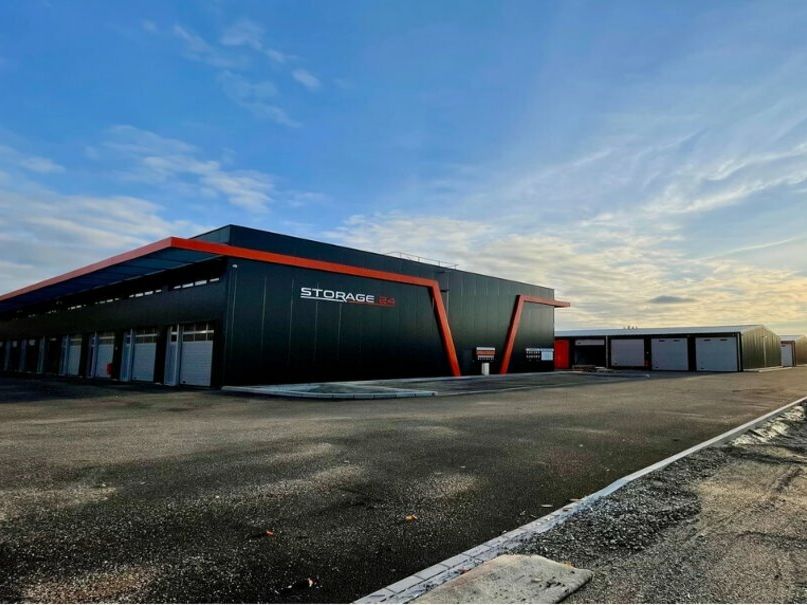 Location local d''activites 2000 m² divisibles à partir de 28 m²