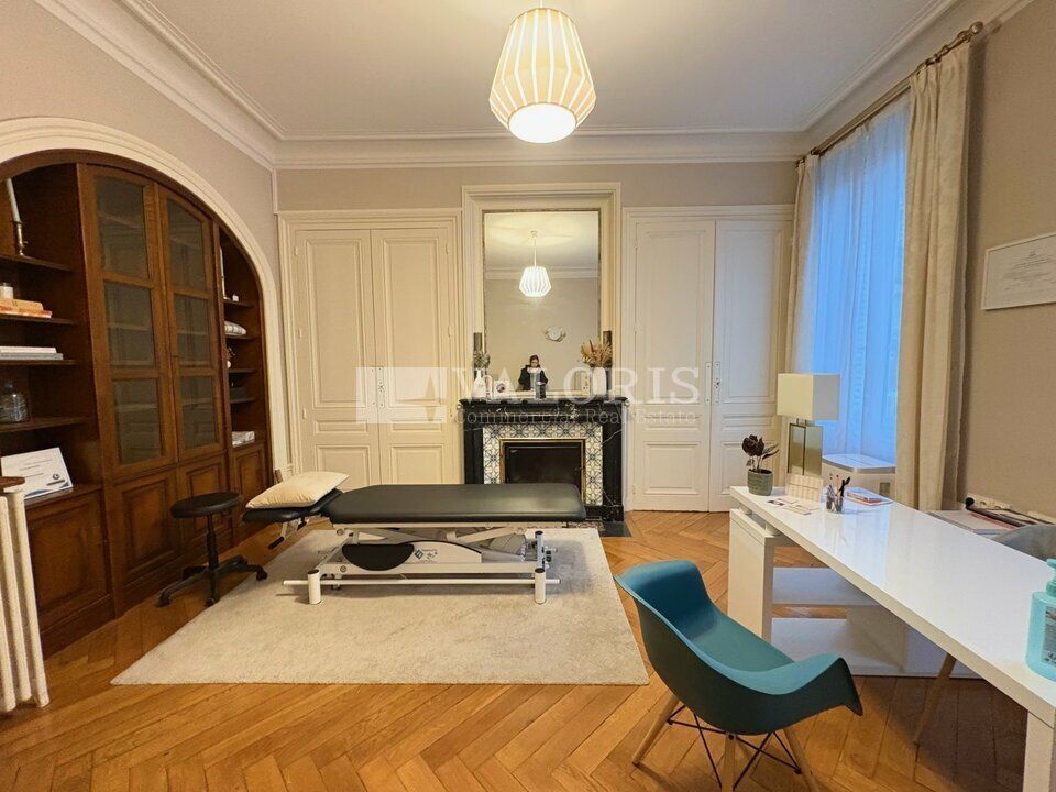 102.51 m² pour ce local professionnel en location à Lyon