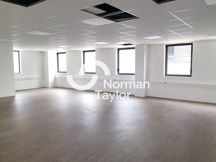 Location bureaux 791.44 m² divisibles à partir de 224.09 m²