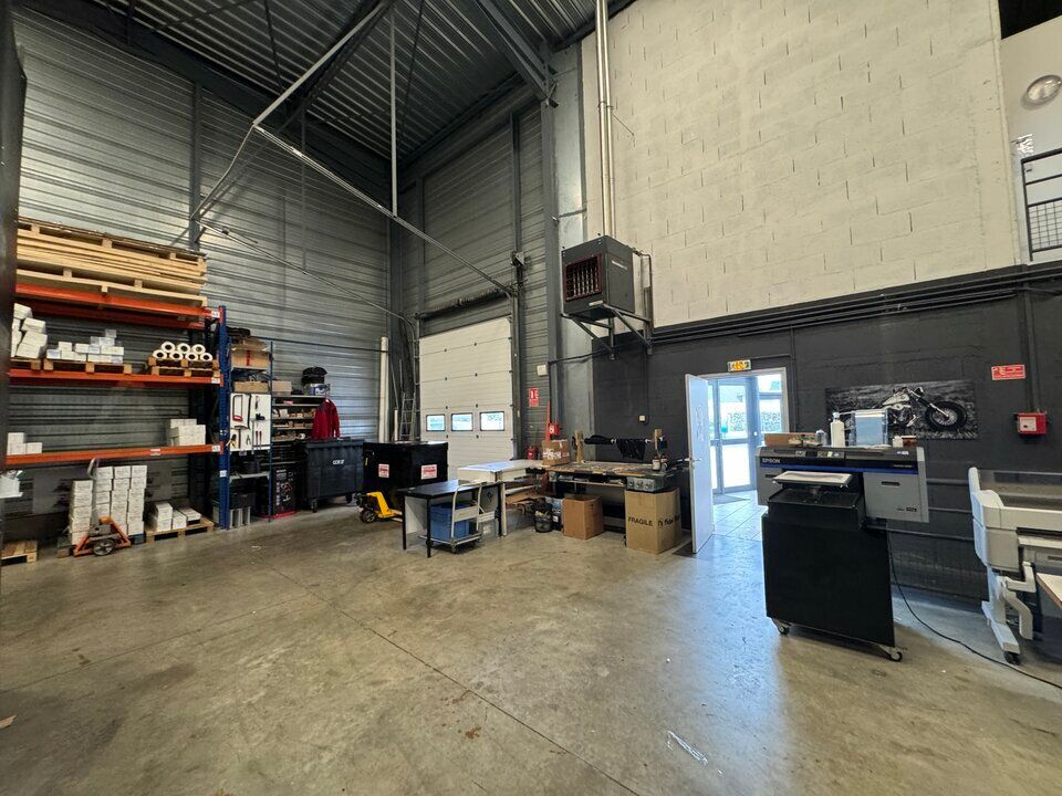 Vente local d''activites 750 m² non divisibles