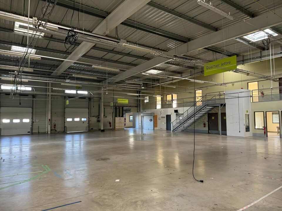 JOUE LES TOURS LOCAL D'ACTIVITES A LOUER 1670 M² FONCIER 5589 M²