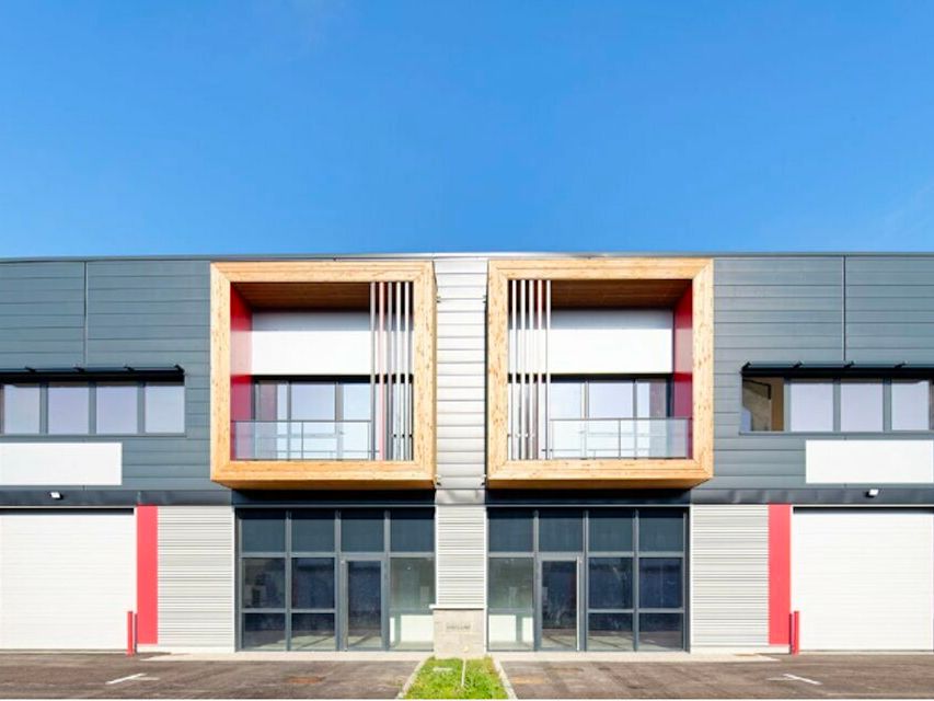 Location local d''activites 375 m² non divisibles