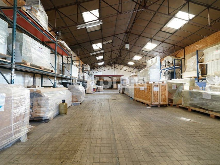 Vente local d''activites 1600 m² non divisibles