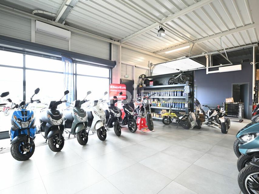 Location local commercial 169 m² non divisibles