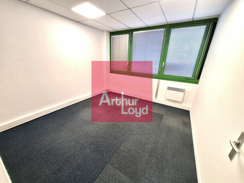 CLERMONT-FERRAND  LA PARDIEU A LOUER BUREAUX 63M² 