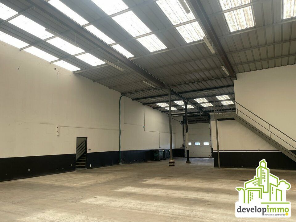 Location local d''activites 890 m² non divisibles