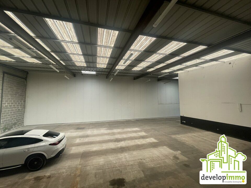 A louer 890 m² Giberville